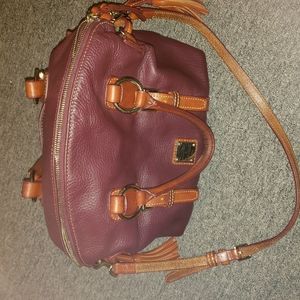 Dooney and bourke peeble leather pocketbook